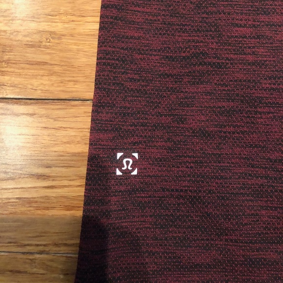 Red and black heathered metal vent tech v neck - Picture 3 of 4